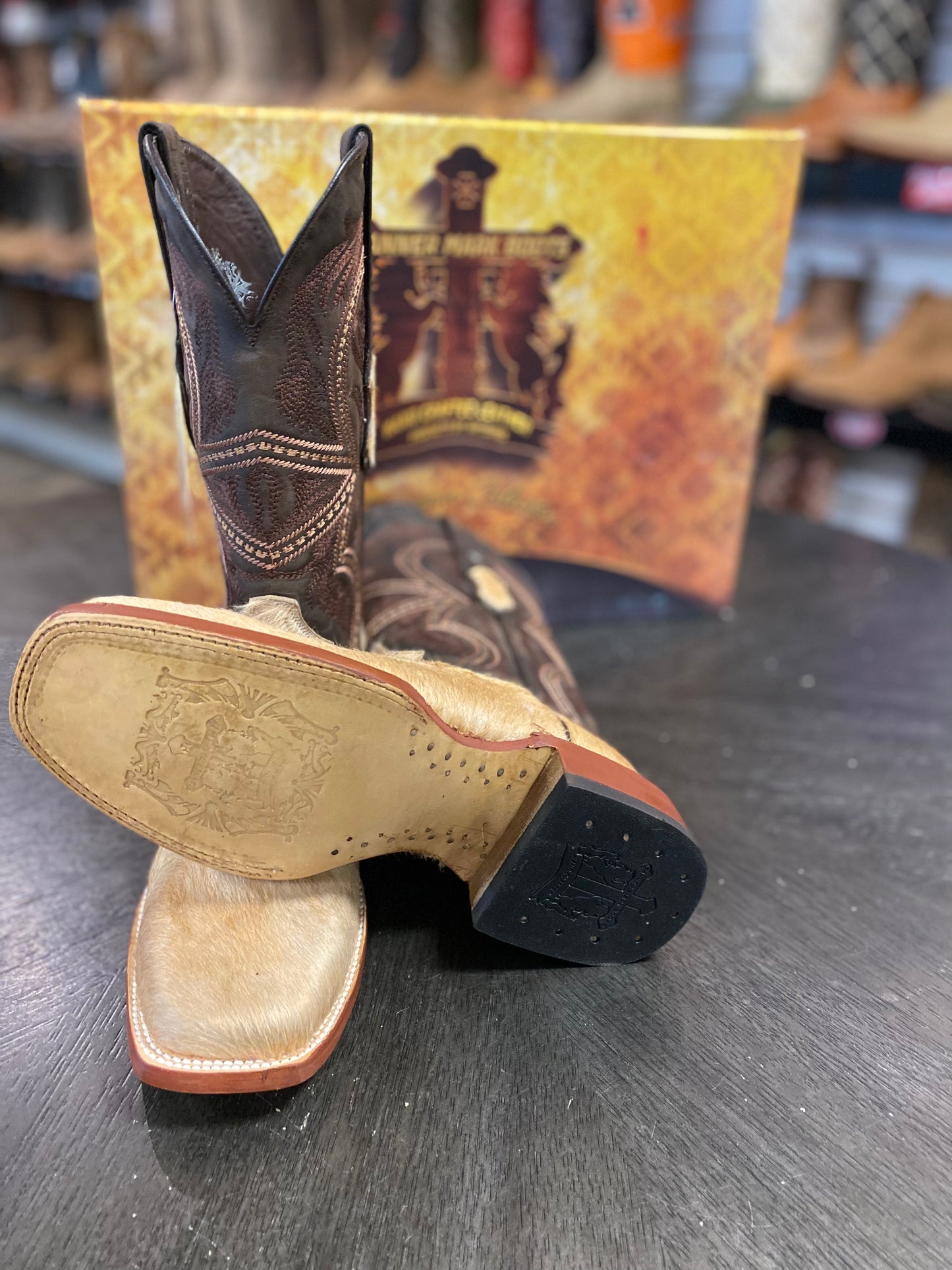 TM205565- Tanner Mark Men's Cowhide- Honey