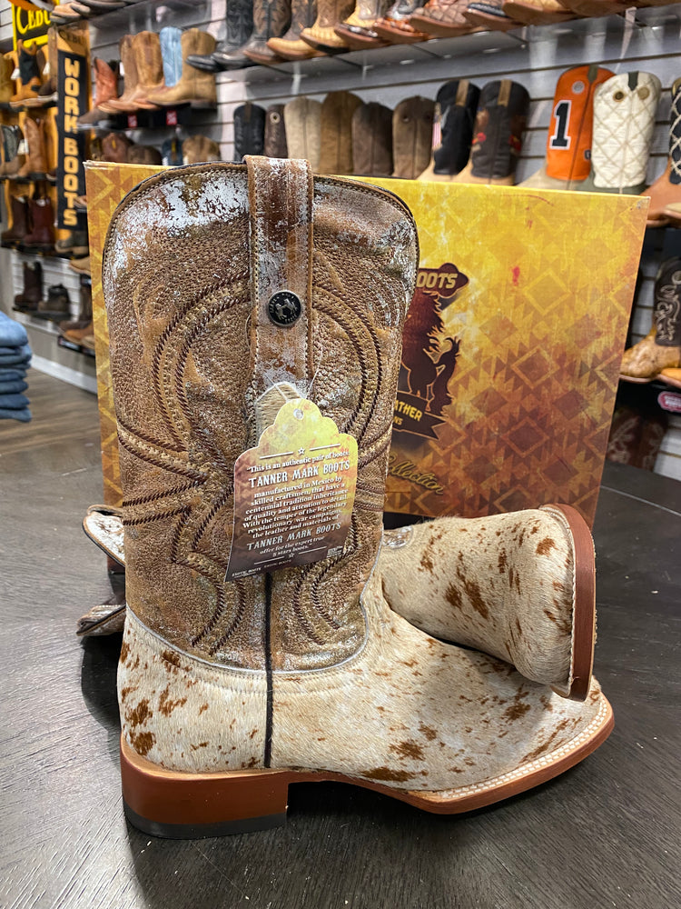 
                  
                    TM205580- Tanner Mark Cowhide - Honey & White
                  
                