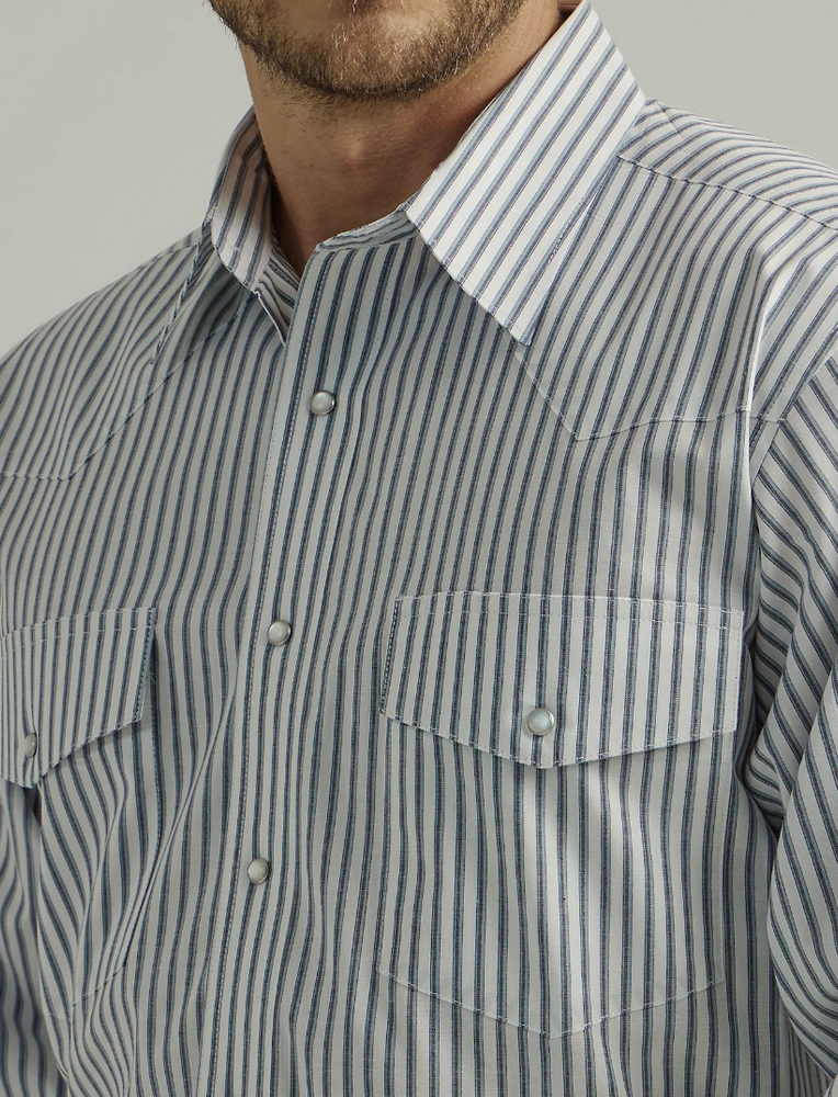 
                  
                    112330344 - Wrangler Men's Classic Shirt
                  
                