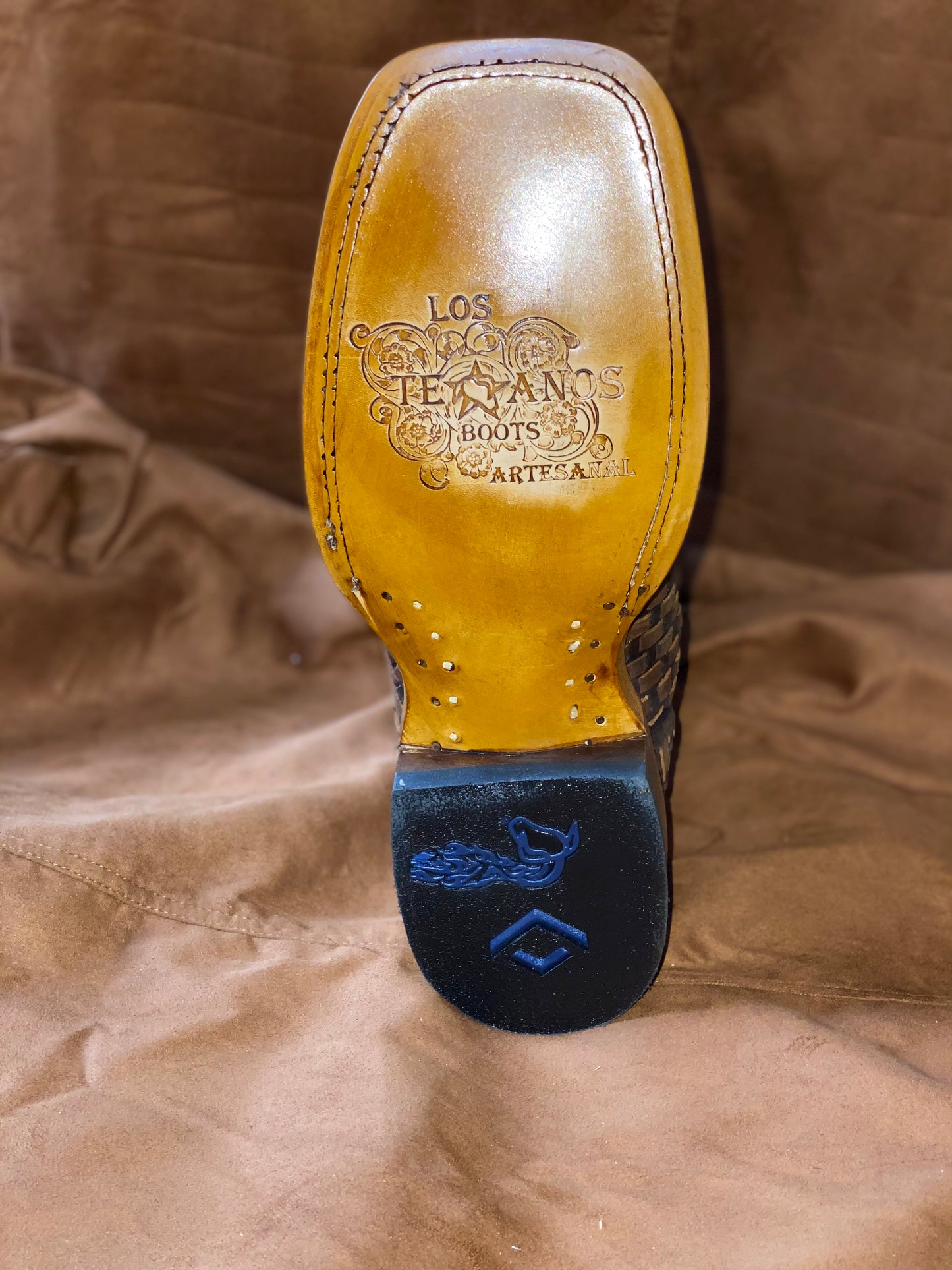 
                  
                    THR9090- Los Texanos Boots - Patched Brick
                  
                